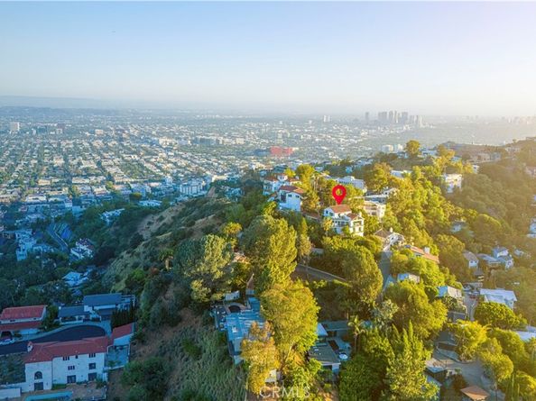 8280 Grand View Drive, Los Angeles CA 90046
