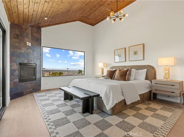 8280 Grand View Drive, Los Angeles CA 90046