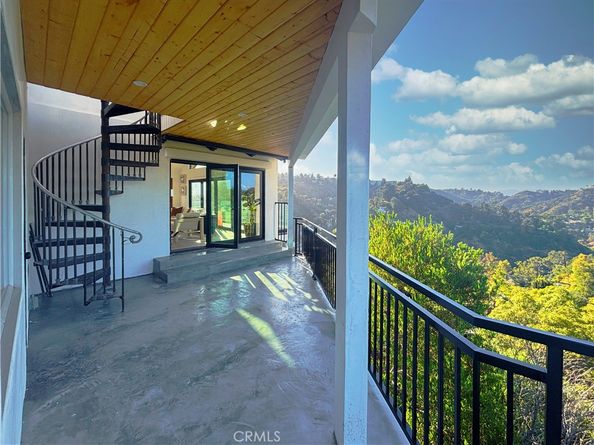 8280 Grand View Drive, Los Angeles CA 90046