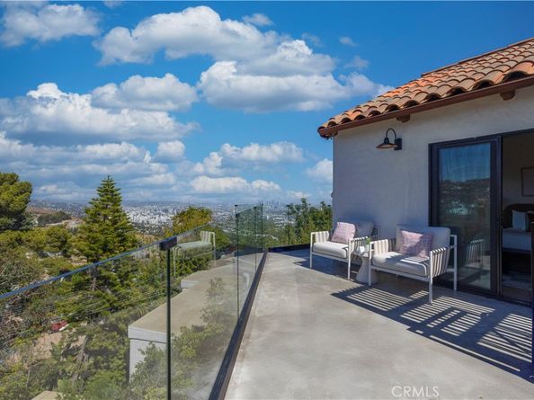 8280 Grand View Drive, Los Angeles CA 90046