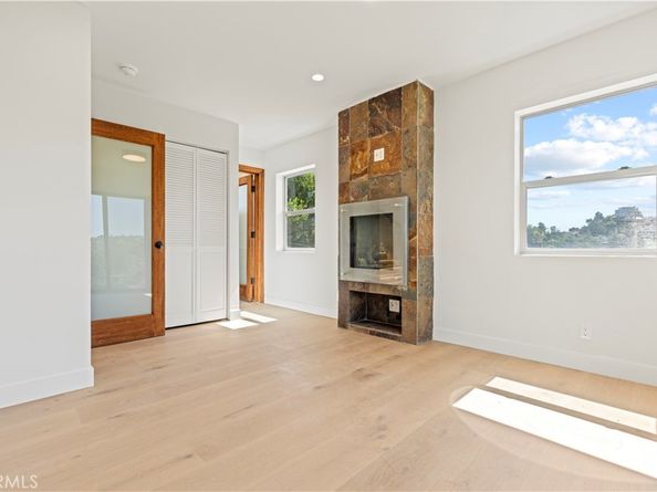 8280 Grand View Drive, Los Angeles CA 90046