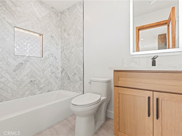 8280 Grand View Drive, Los Angeles CA 90046