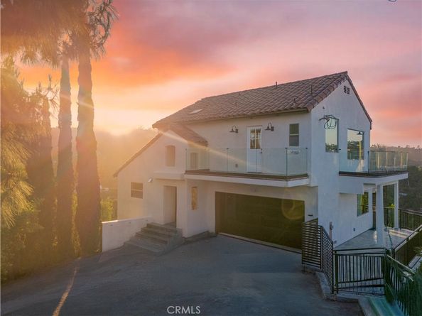 8280 Grand View Drive, Los Angeles CA 90046