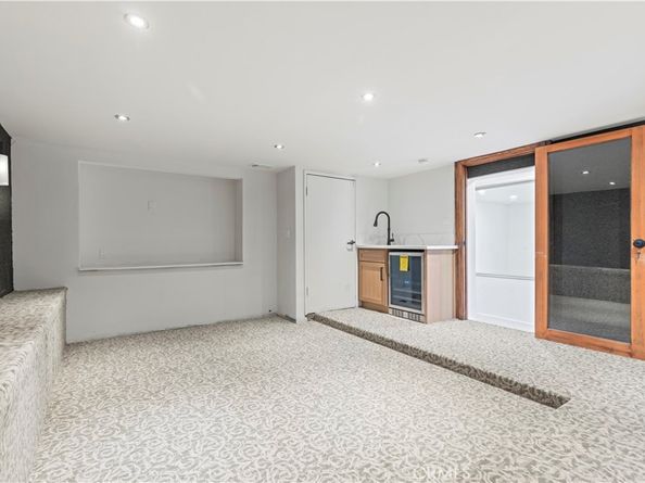 8280 Grand View Drive, Los Angeles CA 90046