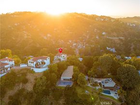 8280 Grand View Drive, Los Angeles CA 90046
