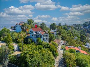 8280 Grand View Drive, Los Angeles CA 90046