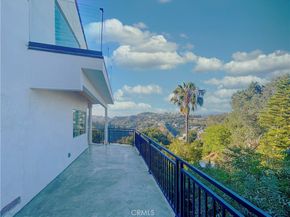 8280 Grand View Drive, Los Angeles CA 90046