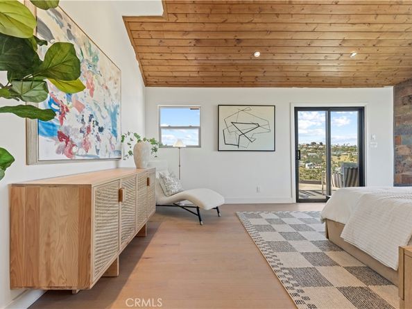 8280 Grand View Drive, Los Angeles CA 90046