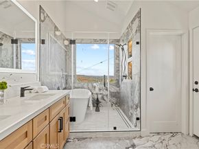 8280 Grand View Drive, Los Angeles CA 90046