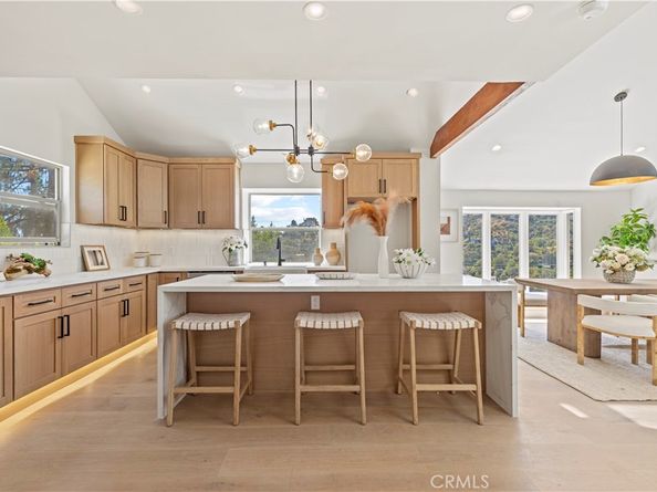 8280 Grand View Drive, Los Angeles CA 90046
