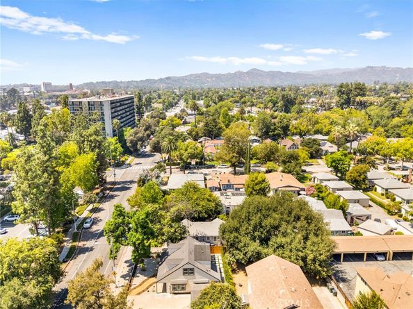627 E Villa Street, Pasadena CA 91101