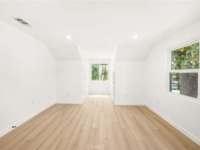 627 E Villa Street, Pasadena CA 91101