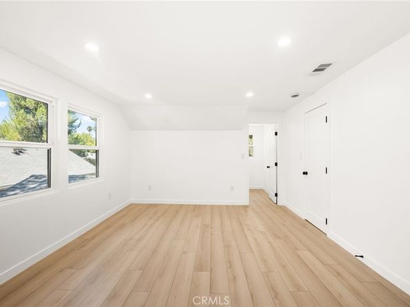627 E Villa Street, Pasadena CA 91101