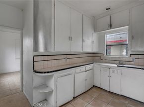 1021 W 48th, Los Angeles CA 90037