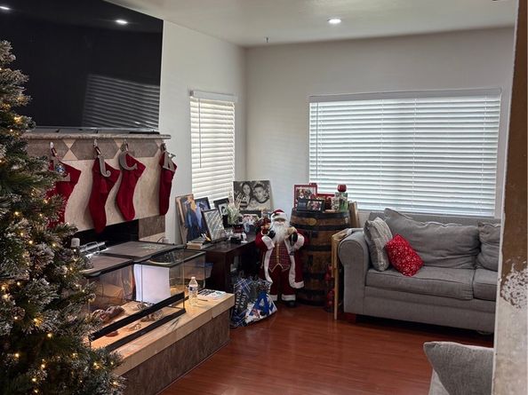 2911 Baltic, Long Beach CA 90810