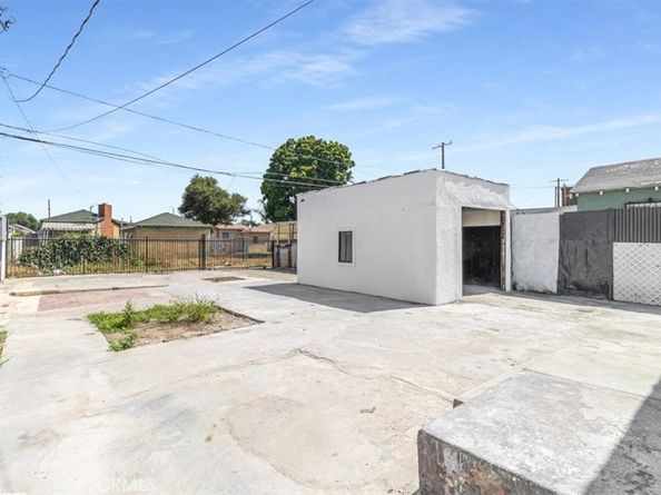 727 E 94th Street, Los Angeles CA 90002