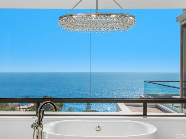 2492 Glenneyre Street, Laguna Beach CA 92651