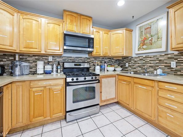 5017 W 118th Place, Hawthorne CA 90250