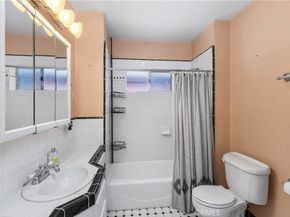 2860 Chestnut Avenue, Long Beach CA 90806