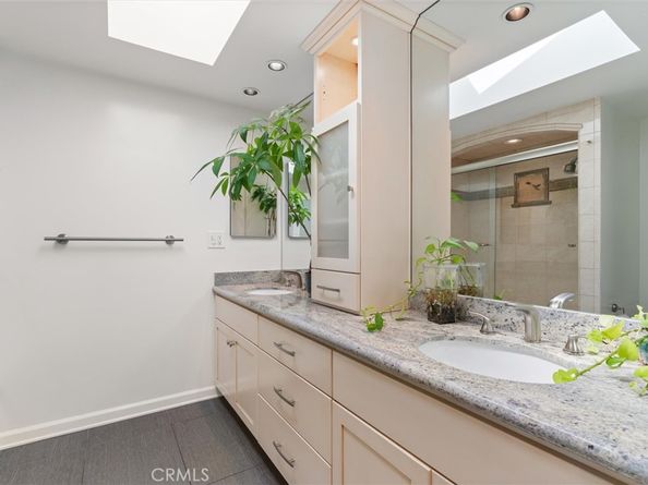 6301 E Bixby Hill Road, Long Beach CA 90815