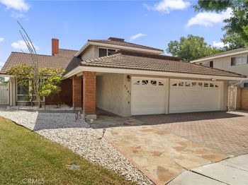 3341 E Saint Francis Place