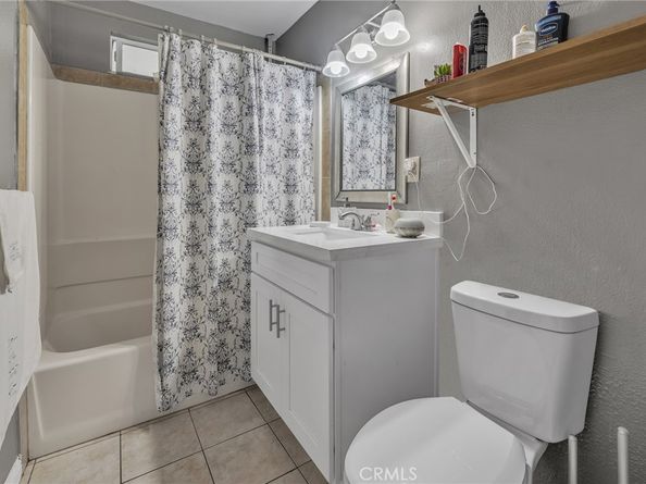 11609 208th Street, Lakewood CA 90715