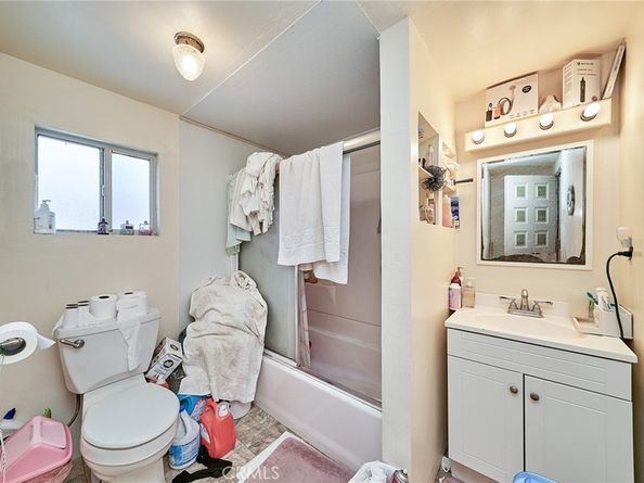 1845 Dawson Avenue, Signal Hill CA 90755