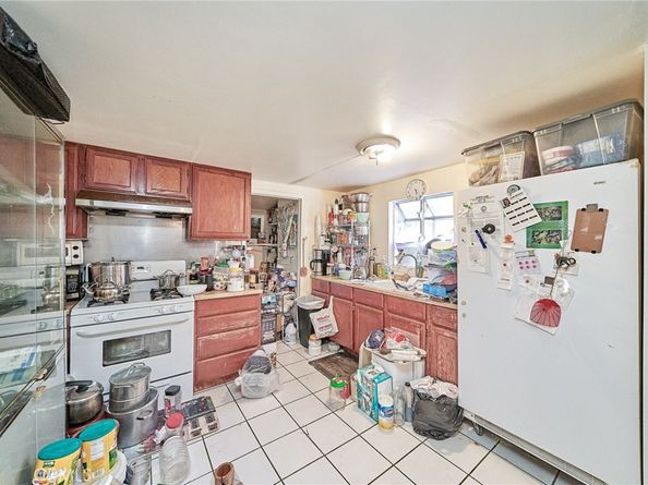 1845 Dawson Avenue, Signal Hill CA 90755