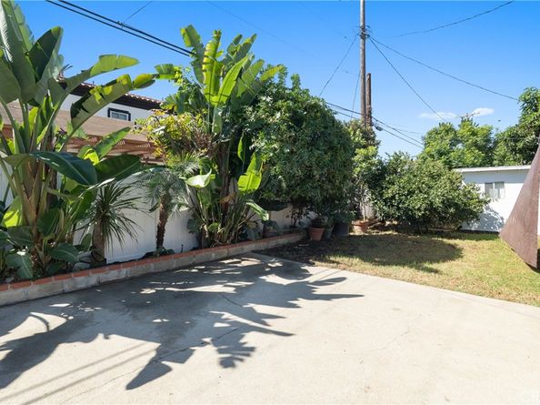 8831 Glider Avenue, Los Angeles CA 90045