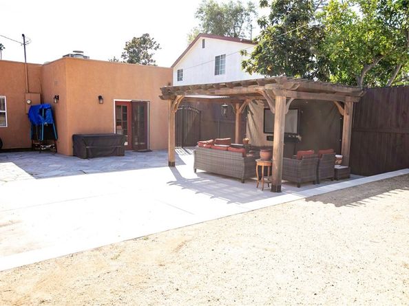 121 W Fairview, Inglewood CA 90302