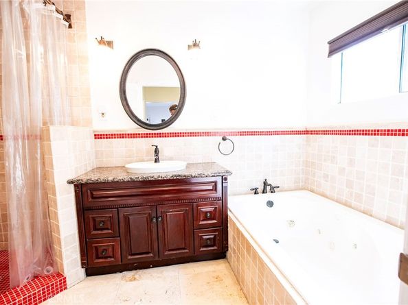 121 W Fairview, Inglewood CA 90302