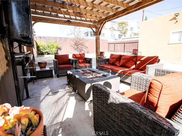 121 W Fairview, Inglewood CA 90302