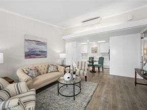 1461 Monterey 28E, Seal Beach CA 90740