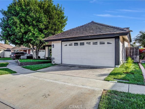 4568 E Meadowhill Avenue, Anaheim CA 92807