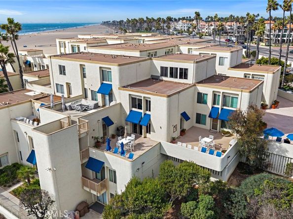 711 Pacific Coast 330, Huntington Beach CA 92648