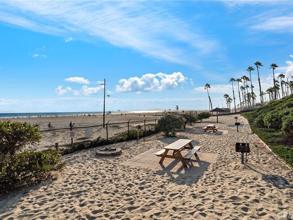 711 Pacific Coast 330, Huntington Beach CA 92648