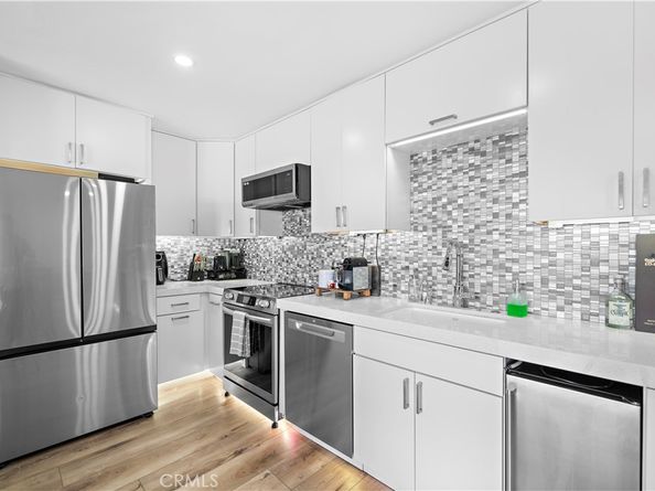 711 Pacific Coast 330, Huntington Beach CA 92648