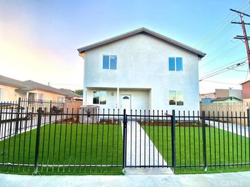 1019 E 84th Place