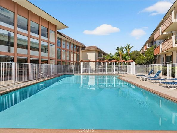 5585 161 N Pacific Coast Highway, Long Beach CA 90804