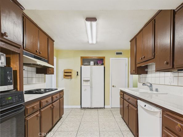 1875 N Shattuck, Orange CA 92865