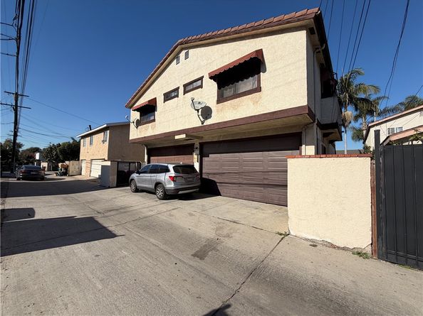 246 E Hullett Street, Long Beach CA 90805