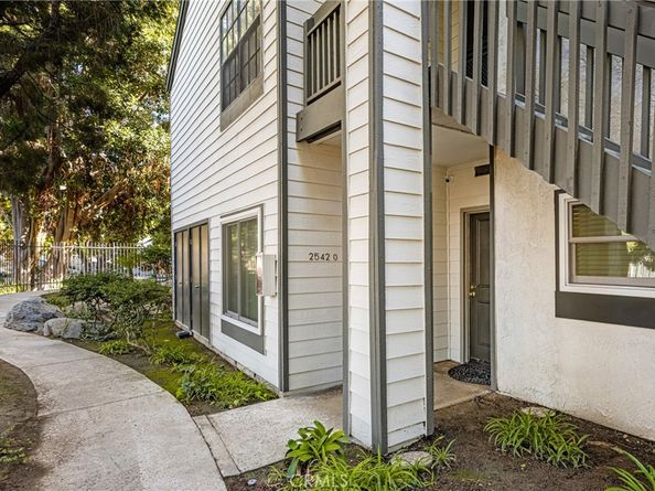 2542 W MacArthur Boulevard 143, Santa Ana CA 92704