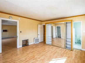 1194 S Lucerne Boulevard, Los Angeles CA 90019