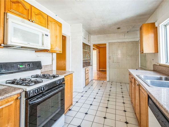 1194 S Lucerne Boulevard, Los Angeles CA 90019