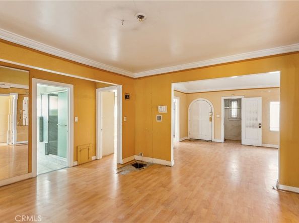 1194 S Lucerne Boulevard, Los Angeles CA 90019