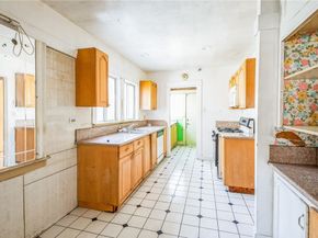 1194 S Lucerne Boulevard, Los Angeles CA 90019