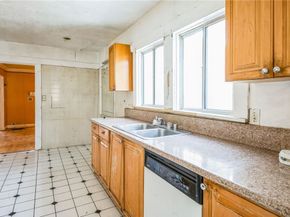 1194 S Lucerne Boulevard, Los Angeles CA 90019