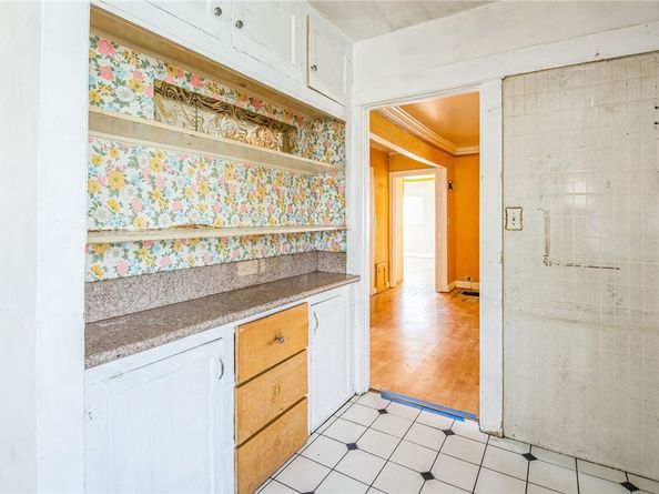 1194 S Lucerne Boulevard, Los Angeles CA 90019