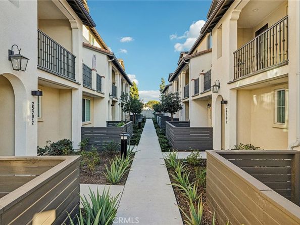 2520 Valentina 6, Commerce CA 90040