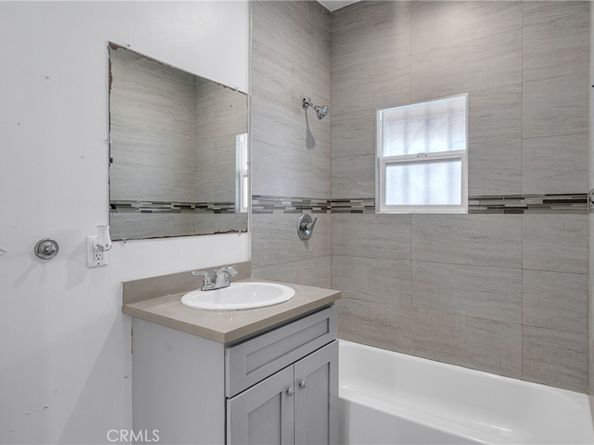 1017 W 99th Street, Los Angeles CA 90044